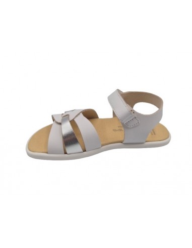 Sandalias de piel para niñas. marca...