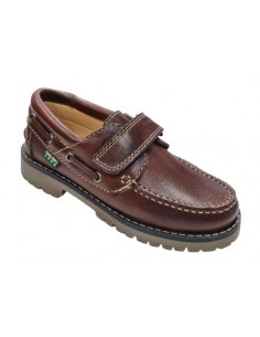 Zapatos nauticos con velcro...