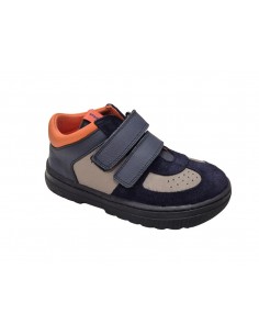 Botas de piel con velcro...