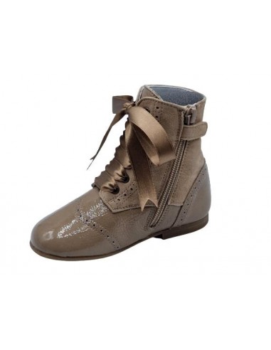 Pascualas de ante y charol para niñas...